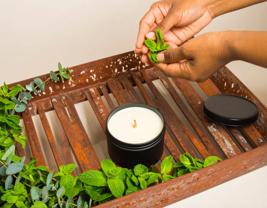 Breathe Easy – 8oz Tin Peppermint · Eucalyptus Candle